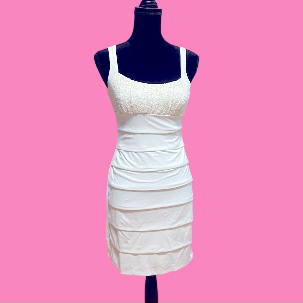 Enfocus Studio white bodycon dress with lace detailing Size 4